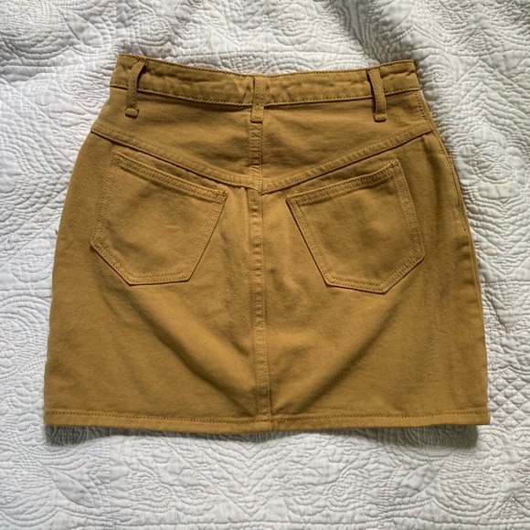 Tan skirt - Picture 2 of 2